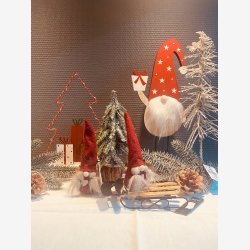 J-Line - Juletr m/gaver &amp; LED lys Hvid, Rd &amp; Grn H: 25 B: 15 D: 6 cm. 