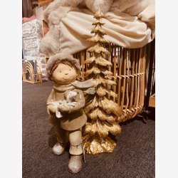 J-Line - Dreng Vinterbarn Figur m/Hund H: 37 B: 16,5 D: 13,5 cm polyresin