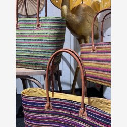 Madam Grskar - Strandtaske i mixede stribe mnster, Flere varianter