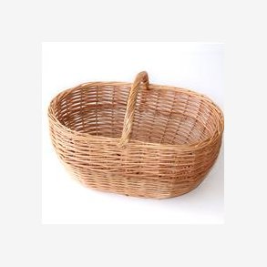 By Kurv Flettet Kogepil ca. ml. L: 60 B: 40 H: 25/34 cm. 