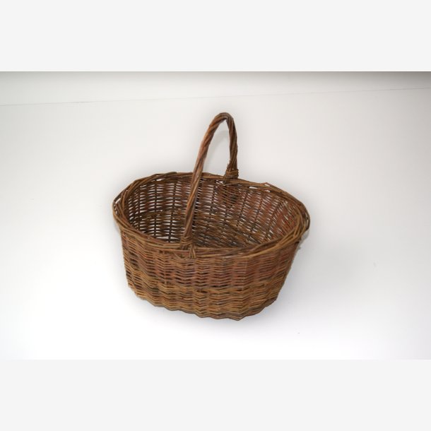 By Kurv Flettet Rpil L: 38 B: 28 H: 20 cm.