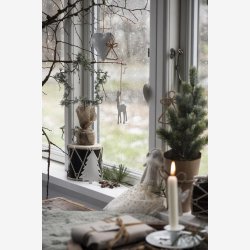 Stillenat kunstig cederstjerne m/jutefod H: 33cm.