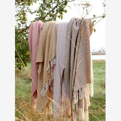 Chic Antique - Aix Plaid af overskudsgarn Latte 150 x 130 cm. 