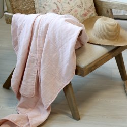 Chic Antique - Aix Vintage quilt Coral Blush 180 x 130 cm. 