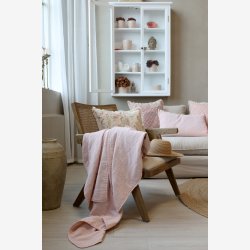 Chic Antique - Aix Vintage quilt Coral Blush 180 x 130 cm. 