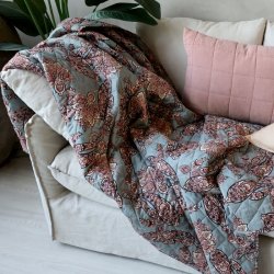 Chic Antique - Aix Quilt/Vattppe m/Paisley Mnster L: 180 B: 130 cm.