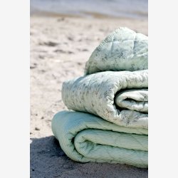 Chic Antique - Aix Quilt m. blomster Gr�n/creme L180xB130 cm.