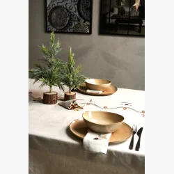 Juledug m/broderi Julemotiver 140 x 240 cm. Hr/Bomuld