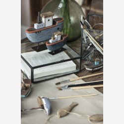 Ib Laursen glasske m/lg antik sort B: 21,5 H: 7,3 L: 21,5cm.