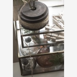 Ib Laursen glasske m/lg messing look B: 21,5 H: 7,3 L: 21,5cm.