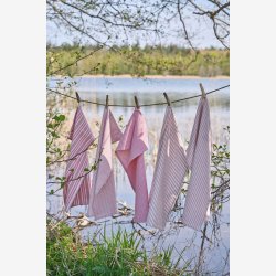 Speedtsberg - Viskestykke med smalle og brede striber i lyserd L:50xB:70cm