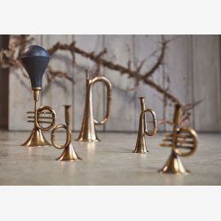 Speedtsberg - Dekorations horn i metal 33x10x10cm, Sort/Guld