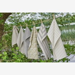 Speedtsberg - Viskestykke m/brede &amp; smalle striber L: 50 B: 70 cm. 