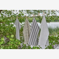 Speedtsberg - Viskestykke m/smalle striber L: 50 B: 70 cm. Mrkebl og Hvid