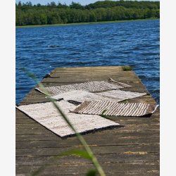 Speedtsberg - Gulvtppe 90% lder 10% bomuld - L: 70 B: 140 cm. Hvid/Sort