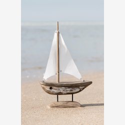 Ib Laursen - Skib m/hvidt sejl &amp; Hvidt skrog Nautico B: 6,8 H: 40,5 L: 25,3 cm.