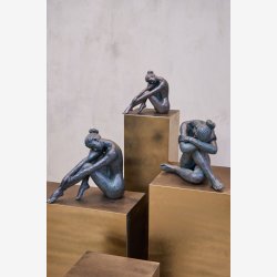 Speedtsberg - AYA Figur Kvinde Poly L: 36 B: 25 H: 30 cm. 