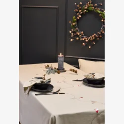 Juledug m/Broderi Julemotiv 140 x 240 cm. Bomuld