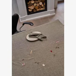 Juledug m/Broderi Julemotiv 140 x 360 cm. Bomuld Grn Melange