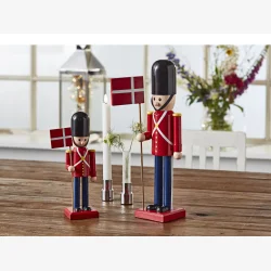 Celebrate - Garder m/flag 11 x 11 x 38 cm Rd/Sort