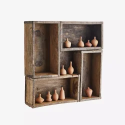 Madam Stoltz - RE USED Hylde af murstensforme ca. 40x10x40cm.