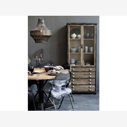 Chic Antique - Vitrineskab m/2 glaslger og 4 skuffer H191xB48xL80cm patineret sort.