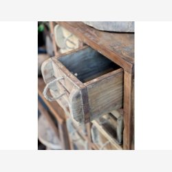 Chic Antique - Grimaud UNIKA Kommode m/18 murstensforme Ca. H122xB34xL39cm.