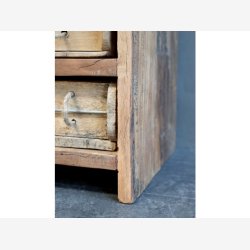 Chic Antique - Grimaud UNIKA Kommode m/18 murstensforme Ca. H122xB34xL39cm.