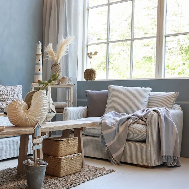 Chic Antiuque - Malo Stol i hr m. 3 puder