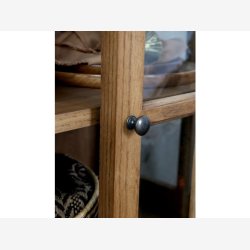 Chic Antique - Vitrineskab m/4 lger og 4 skuffer Naturlig H80xB220xL45cm.