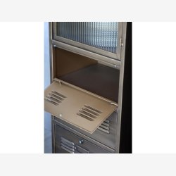 Chic Antique - Vitrineskab m. 1 glaslge og 3 klaplger.