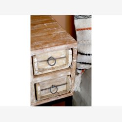 Chic Antique - Grimaud Sidebord m. 6 murstensforme og 1 hylde, H76/L57/B33cm.