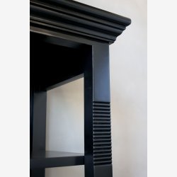 Chic Antique - Marseille reol m. 4 hylder og 2 lger Sort