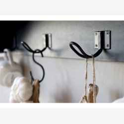 Chic Antique - Sorteringsreol m. 7 rum og 5 knager, sort