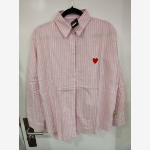 Skjorte m. strib og hjerte Rosa Flere st�rrelser 65%bomuld, 35%polyester