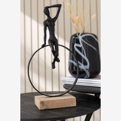 J-Line - Kvinde figur m/ring, Poly/metal/tr Sort H: 40 L: 21 D: 11 cm. 