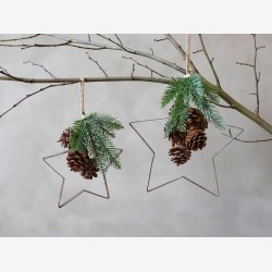 Chic Antique - Fleur stjerne m/gran &amp; kogler H: 25 B: 25cm.