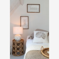 J-Line - Bordlampe m. muslingeskaller Hvid 33x33x50cm.