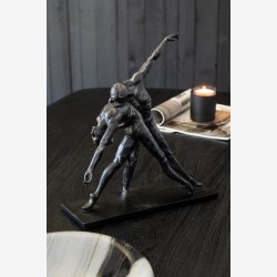 J-Line - Dansende Par figur p sokkel Poly Sort H: 38 L: 34,5 B: 12,5 cm. 