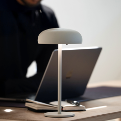 My Cozy House - Isolde LED touch bordlampe Sort eller Beige