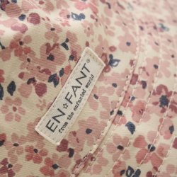 En Fant - B�llehat m. blomster