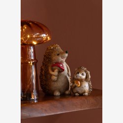 J-Line - Pindsvin m/svamp figur Brun poly H: 9 cm. 3 varianter