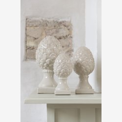 J-Line Pinjekogle m/fod Figur H: 24,5 cm Keramik Beige