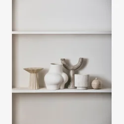 NORDAL - Vase Kvindenumse Hvid Keramik H: 23 cm. 