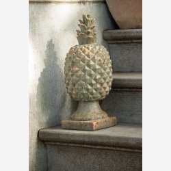 J-Line - Ananas Antik statue Udend�rs Polyresin Gr�n 17,5x17,5x43cm.