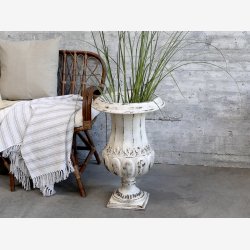 Chic Antique - Krukke/Pokal/Opsats jern creme H: 67 D: 42.5 cm.