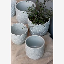 Chic Antique - Fayence Urtepotteskjuler m/mnster Opal H: 13 : 14 cm.