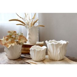 Chic Antique - Fayence Urtepotteskjuler m/blade Creme H: 13 : 16,5 cm.