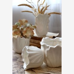 Chic Antique - Fayence Urtepotteskjuler m/blade Creme H: 11 : 14 cm.