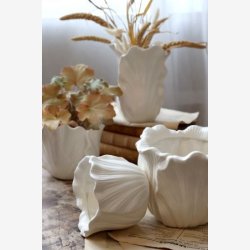 Chic Antique - Fayence Urtepotteskjuler m/blade Creme H: 13 : 16,5 cm.